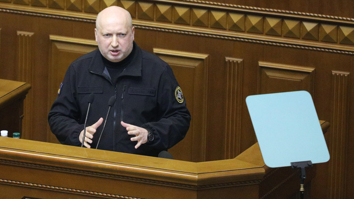 Кровавый пастор Турчинов призвал украинцев голосовать за Порошенко