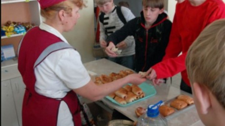 В Ростовской области в детсадах, школах и больницах кормили просрочкой