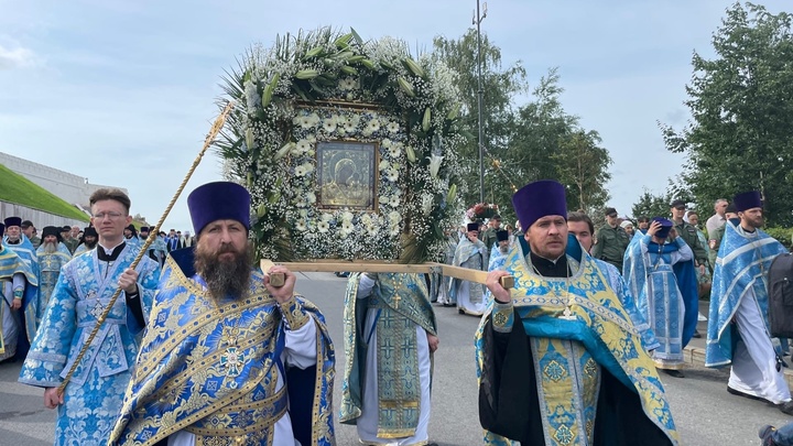 Русский народ вновь объединился ради славной победы