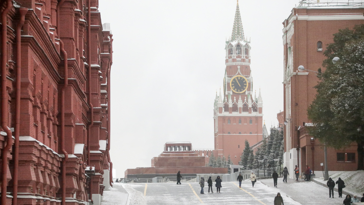 Владимир Путин ждет предложений о проведении спортивных парадов на Красной площади