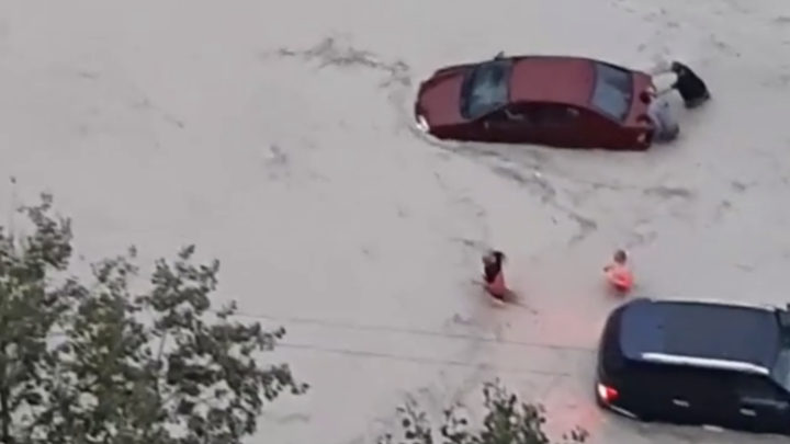 Сильный дождь затопил часть Новороссийска