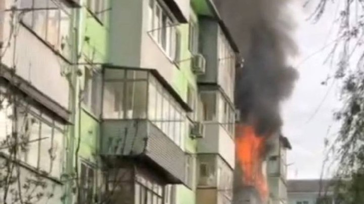 Из горящего дома в Краснодаре эвакуировали 38 человек