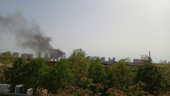 Серия взрывов на крыше: в Краснодаре горит 24-этажный ЖК Фонтаны