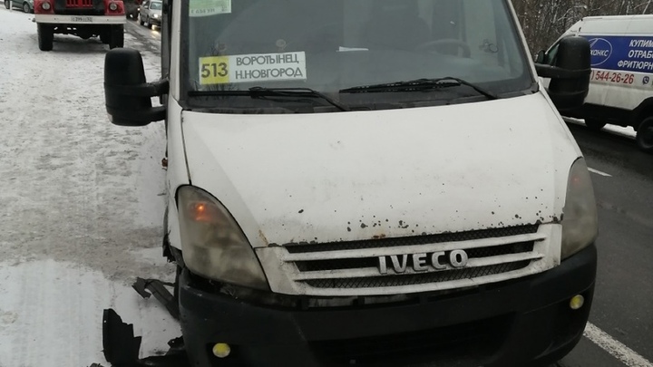 Под Воротынцем столкнулись иномарка и автобус: пострадал ребенок