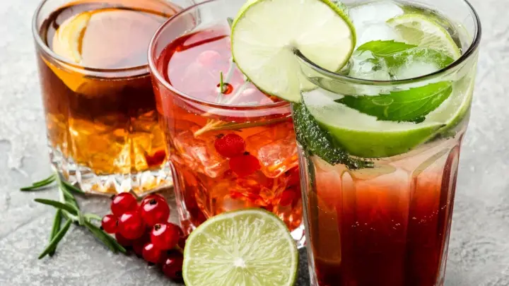 Невролог Перлмуттер предупредил о связи сладких напитков с болезнью Альцгеймера