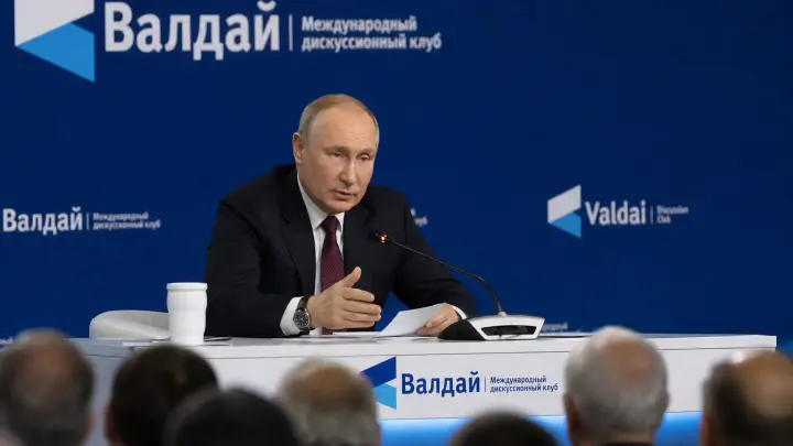 Путин высказался о перемирии с Украиной: Получи, фашист, гранату