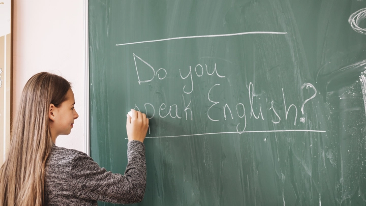 Минпросвещения опровергло сообщения о втором обязательном иностранном языке в школах