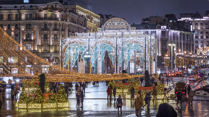 Двойная зарплата, 13-я: Какие выплаты положены по закону под Новый год