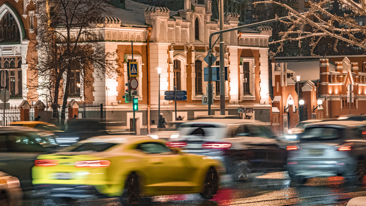 После снегопада в Краснодаре образовались 10-балльные пробки