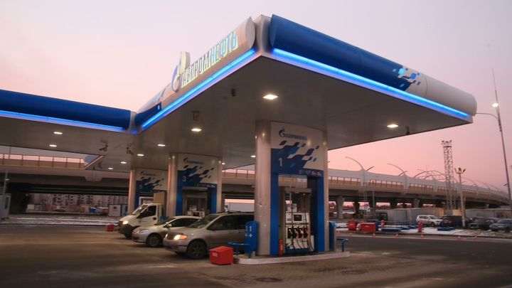Бензина нет: На АЗС «Газпромнефти» в Петербурге внезапно кончился АИ-95