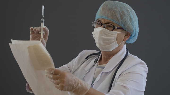 Лекарство в ходу уже более 40 лет: Французы определились, чем лечить коронавирус