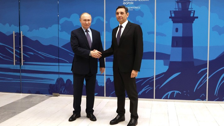 Белград никогда не введёт санкции против России - вице-премьер Сербии Вулин