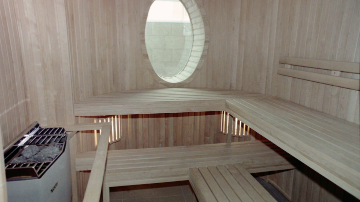 Голые и с камерой: Переехавшие в Нижегородскую область канадцы впервые пошли в баню