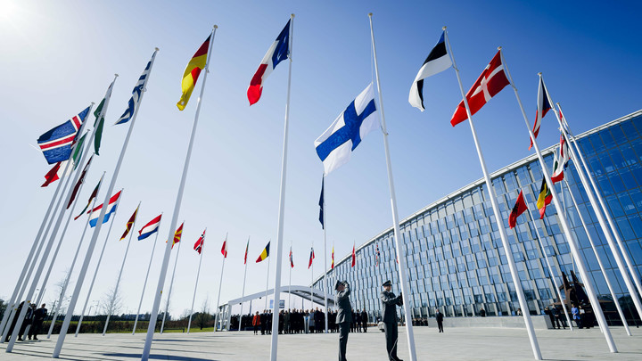 Украине не попасть в НАТО без одобрения России - венгерский политик