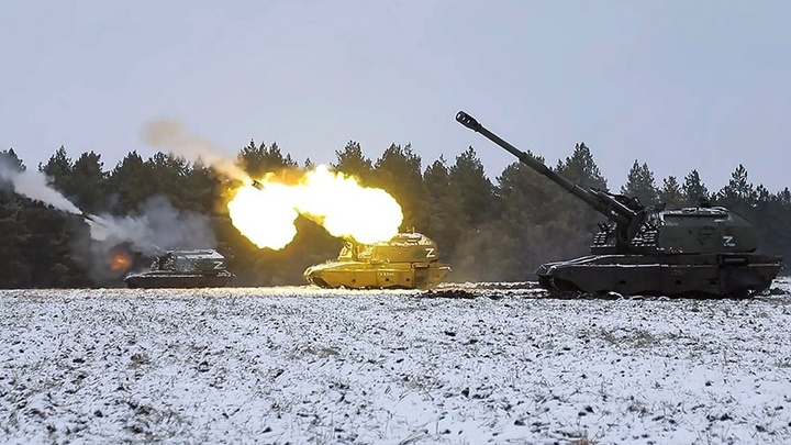 Разбитые части ВСУ бегут из Артёмовска по раскисшим просёлочным дорогам