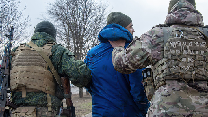 Пленные азовцы* попытались обмануть военкора. Но тут он не выдержал