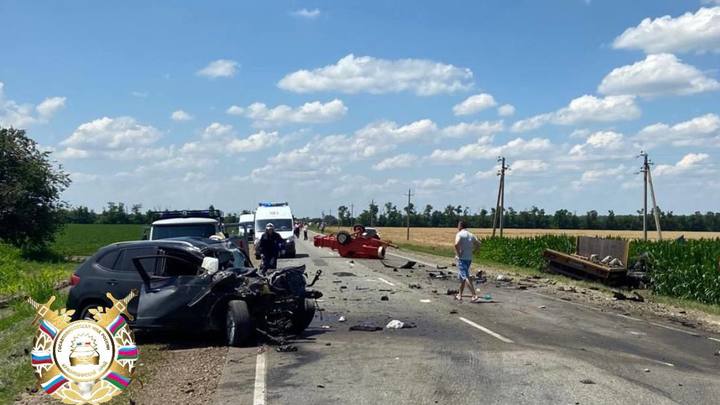 На Кубани в аварии с грузовиком погибла женщина-водитель