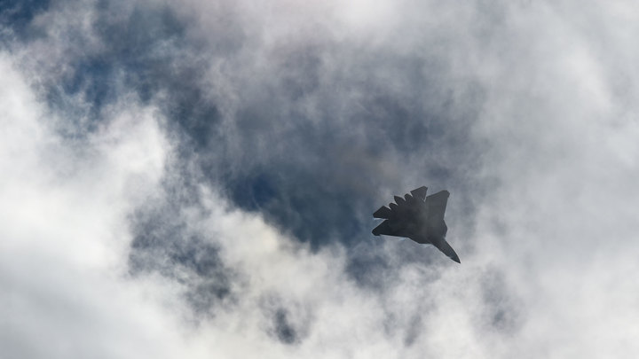 Крейсер ВМС США по ошибке сбил американский истребитель F/A-18 над Красным морем