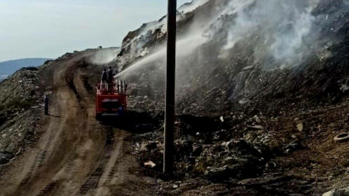 В Новороссийске потушили один из очагов возгорания на полигоне ТКО