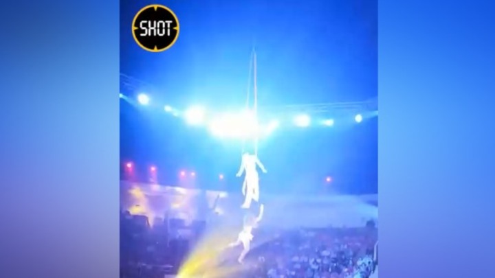 Гимнастка цирка сорвалась с высоты во время выступления в Омске