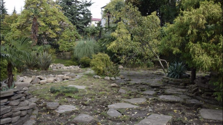 В Сочи реконструируют сквер Старый город