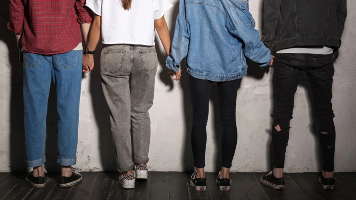 Подростки толпой избили 16-летнего парня в Петербурге