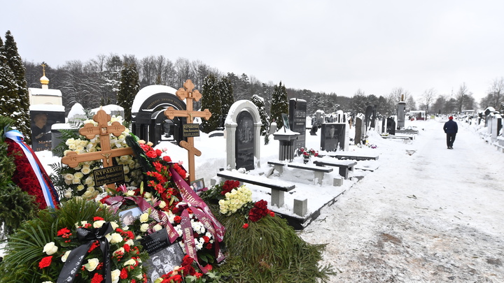 Число жалоб на чёрных похоронных агентов в Новосибирске выросло вдвое