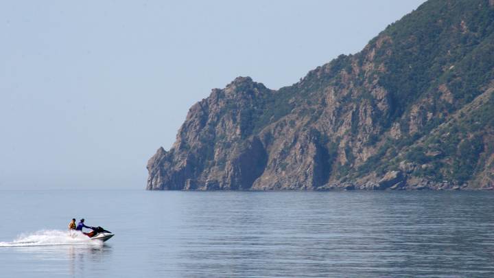 Крымчан готовят к ураганным 35 метрам в секунду: Как спастись. Инструкция МЧС