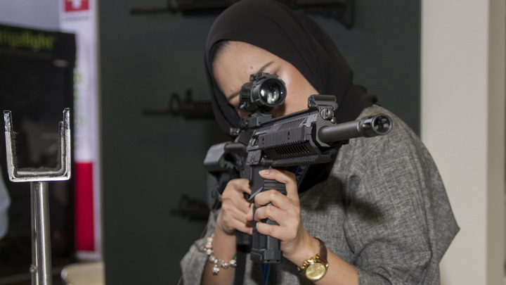 Называла себя Ангелом смерти: Что известно о жене мигранта, избившего врача