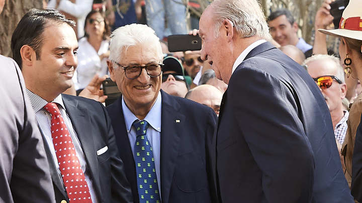 Подданные поддержали экс-короля Испании: Работал ради нации