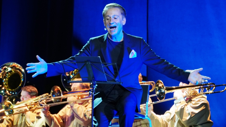 Актриса неожиданно объяснила скандал с Меньшиковым в Театре Ермоловой: Как же так, Олежек