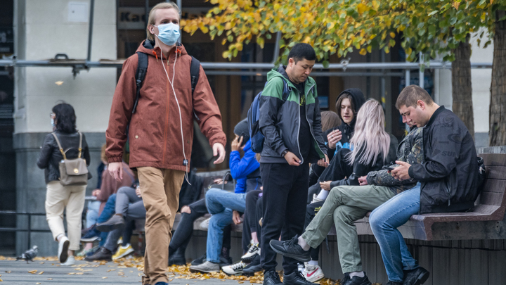 Кабмин раздал поручения губернаторам: Резервные койки и новые ограничения из-за COVID