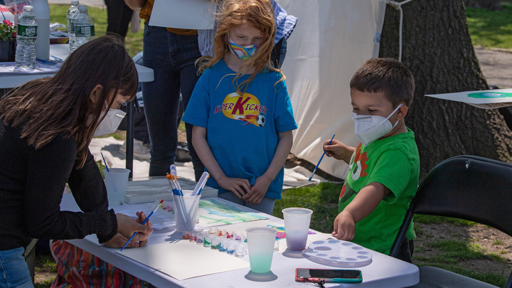 Учёные указали на опасность, о которой умолчали власти США: В зоне риска дети