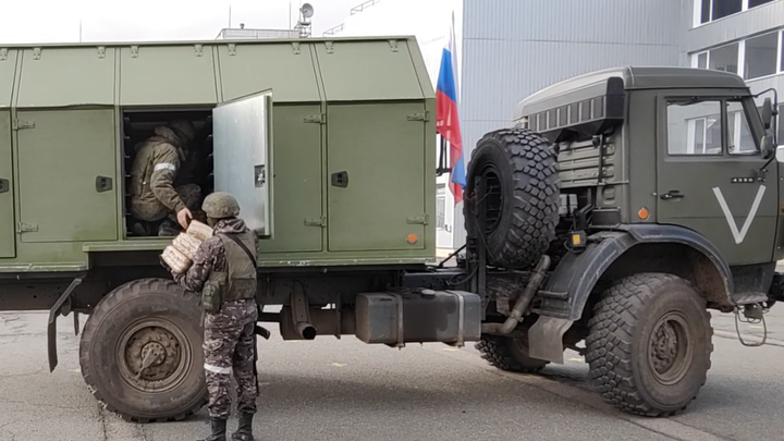 Русские доставили гуманитарную помощь работникам ЧАЭС