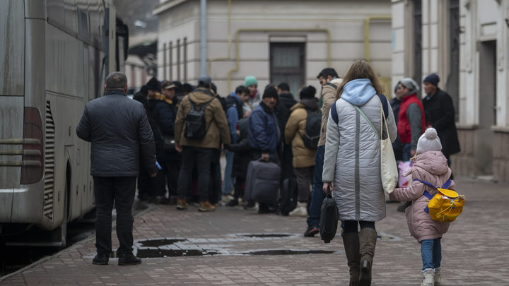 Жительница Закарпатья честно высказалась об украинских беженцах: Что будет через неделю?!