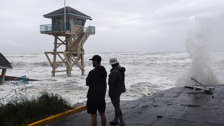 Самопровозглашённый путешественник во времени предрёк мощнейший ураган в США