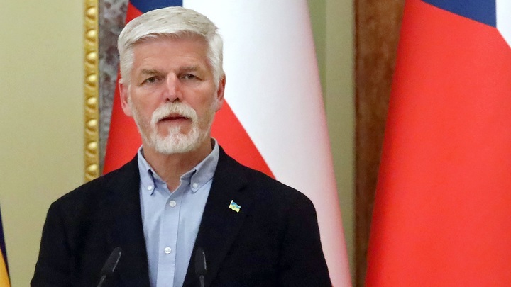 Президент Чехии выступил против России и Китая, пересказав методичку НАТО