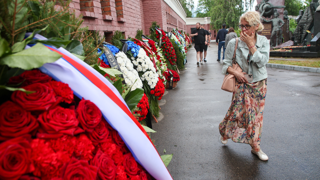 В москве простились с журналистом. Прощание с корреспондентом. В екатеринбурге простились с военнослужащим. Прощание с корреспондентом. Прощание с корреспондентом.