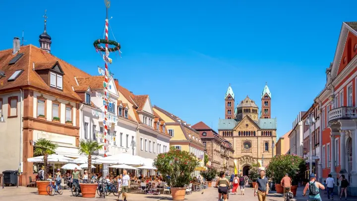 Помогите, дайте картошки!: Чем Россия ответит на просьбы голодной Прибалтики? Хазин не пожалел никого