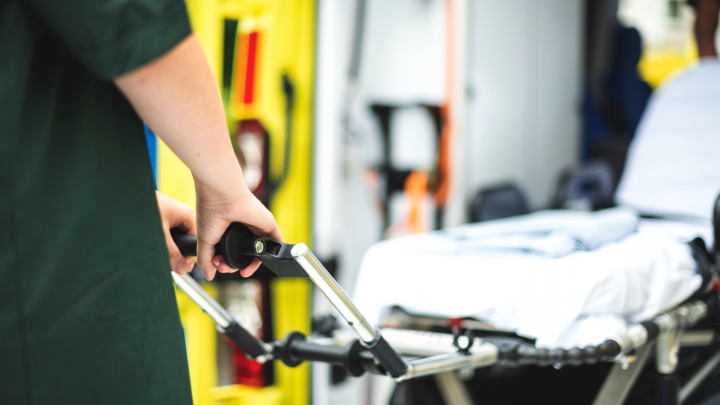 Тело уехавшего из России журналиста обнаружили в пригороде Парижа