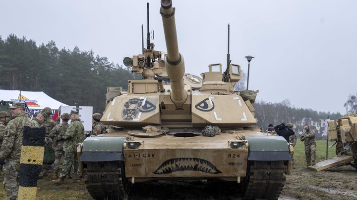 Новосибирские военные уничтожили американский танк Abrams в зоне СВО