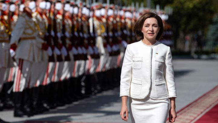 Санкции не сработали, небратья не справились. Запад готовится выставлять против русских Молдавию?