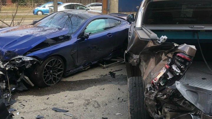 Мажор без прав на BMW устроил массовую аварию в Краснодаре: снёс забор, разбил 4 машины