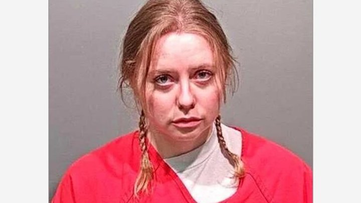 В США молодая учительница совратила несовершеннолетнего школьника