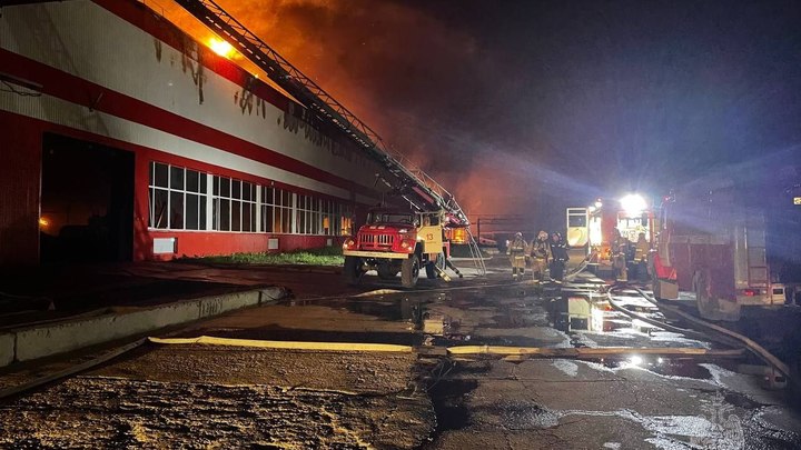 В МЧС сообщили о ликвидации открытого горения на тольяттинском заводе “Феррони”