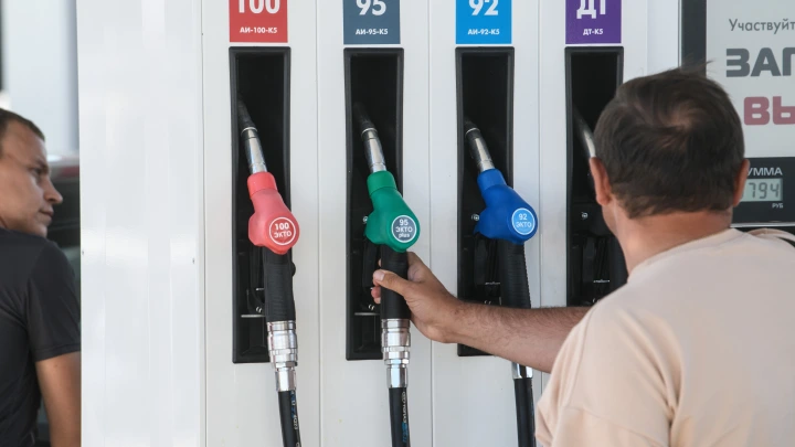 Между Испанией и Казахстаном: Россия вошла в топ-15 стран по доступности бензина