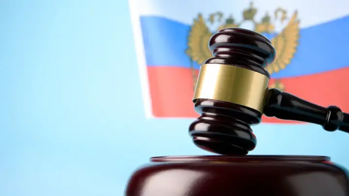 Чиновник наказал пенсионерку и лишился 250 миллионов. Оно того стоило?