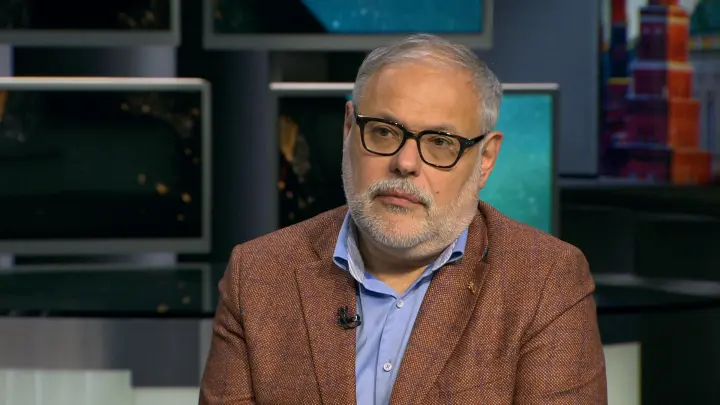 Ключевая вещь будет после майских праздников: Хазин предупредил о чистках