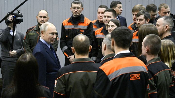 Рабочие Уралвагонзавода рассказали Путину, что нужно их городу