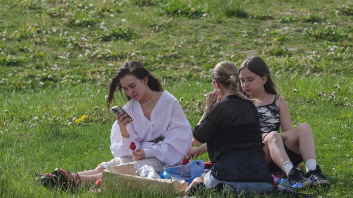 Лето приходит в Москву: Тишковец рассказал, какую погоду принесёт нам июнь